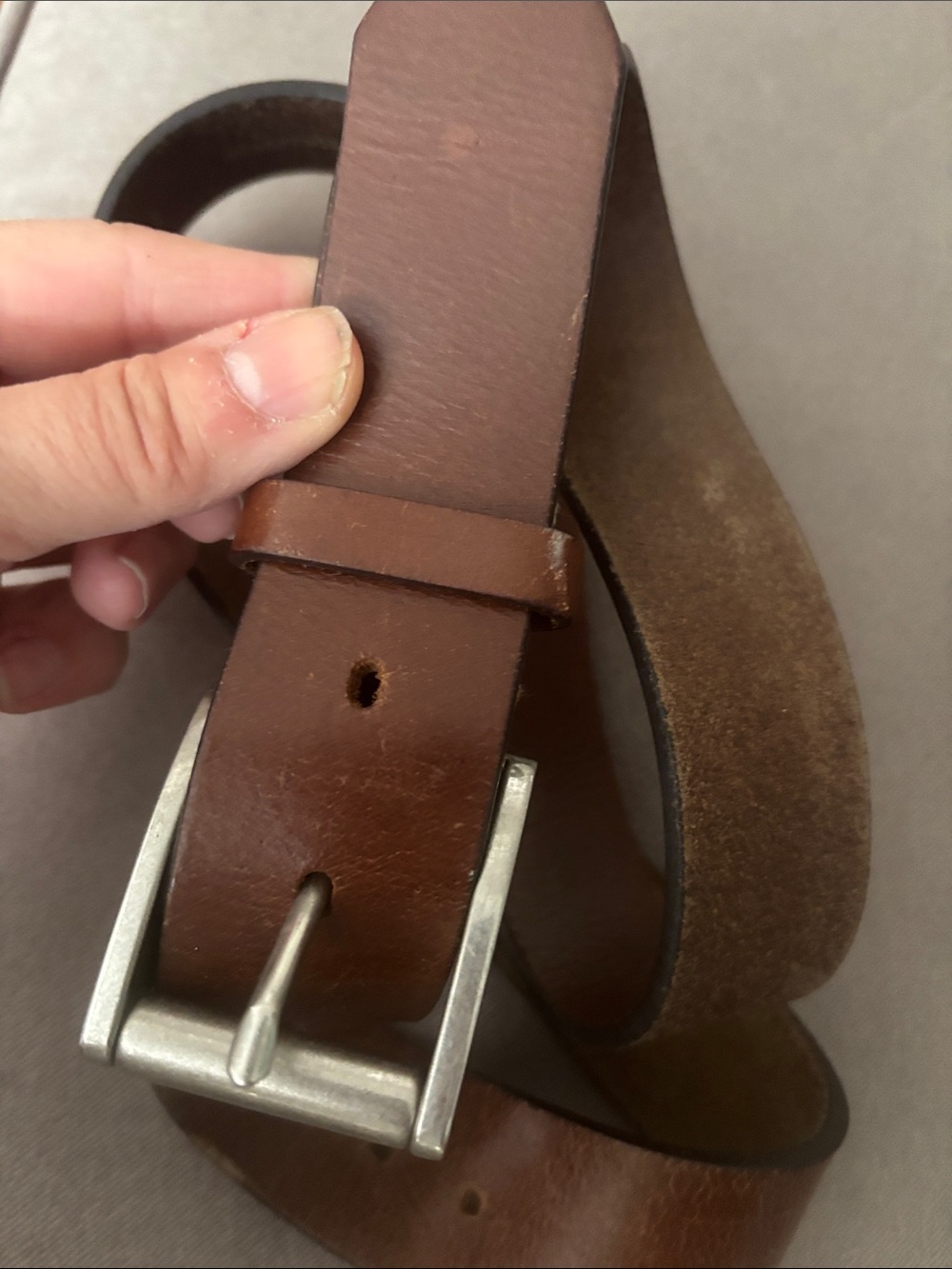 Fossil Brown Leather Men’s Belt with Matte Silver Buckle